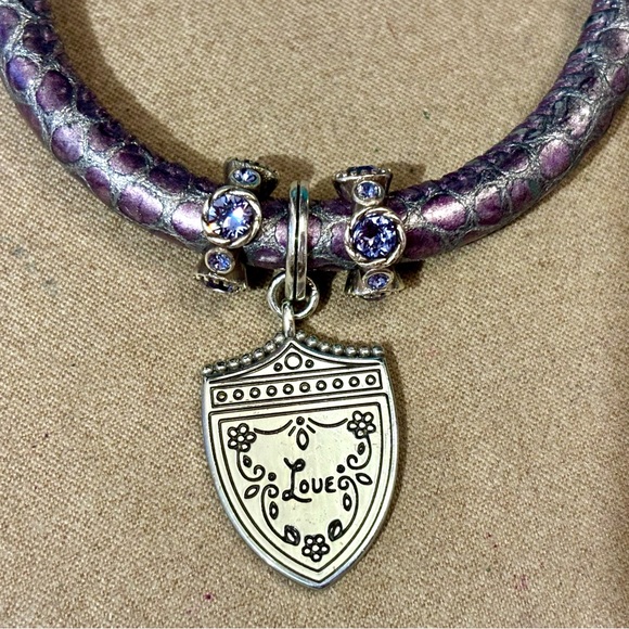 🆕 Brighton Love Medaille Shield Amulet charm engraved with flower border NWOT - Picture 6 of 7